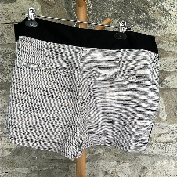 Weave look shorts - Picture 2 of 9